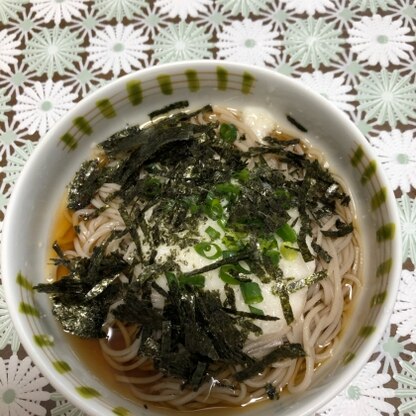 とろろそば大好きです。お蕎麦屋さんに行かれないから自宅で食べられて嬉しいです。美味しかったです。